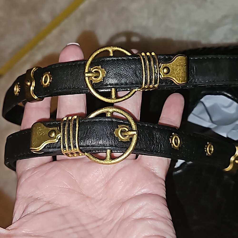 Bottega Veneta Genuine Woven Lambskin Leather Rare Purse Gold Hardware in Black. - Picture 9 of 15